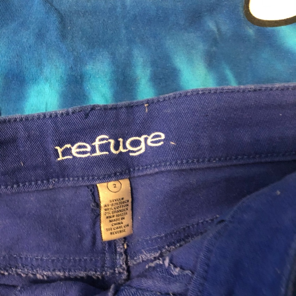 Refuge size 2 blue shorts